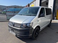 VOLKSWAGEN TRANSPORTER SHUTTLE