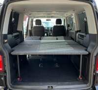 VOLKSWAGEN TRANSPORTER SHUTTLE