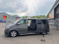 VOLKSWAGEN TRANSPORTER SHUTTLE